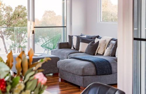 Eagle Bay Casa | Koolbardi - Bushland Retreat near Pristine Beaches