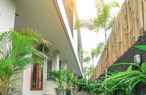 Sunset Road Hotel | KoolKost near Sunset Road Seminyak - Minimum Stay 30 Nights