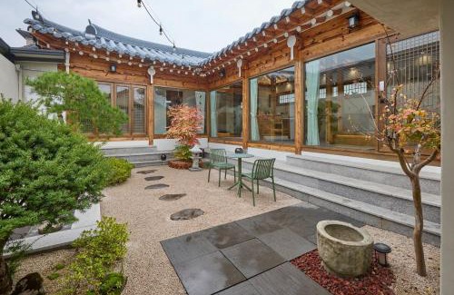 Andong Chalet De Esquí | Korean Chalet 소연정 Hanok stay