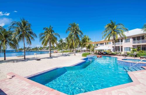 Rum Point Casa | Korner Kai Condo