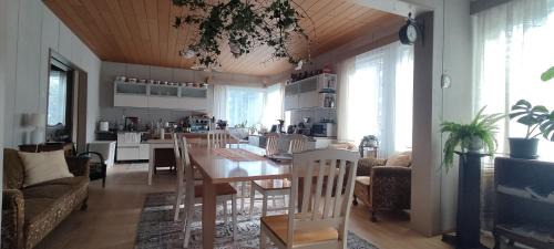 Rauma Casa | Kortteer Pinkki huone