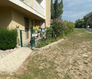 Pusztavacs Casa | Korzó Terasz Szentendre