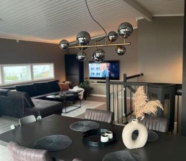 Kvaløysletta Villa | Koselig Hjem i Tromsø