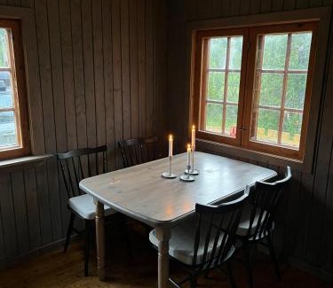 Vang Casa | Koselig hytte på hugastølen