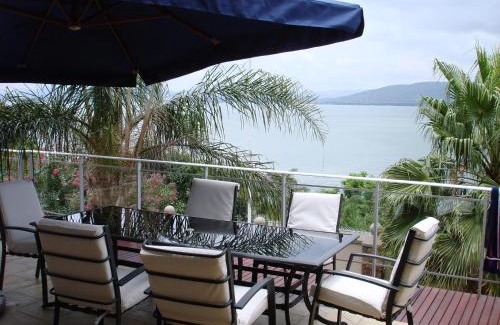 Kosmos Cama Y Desayuno | Kosmos Manor Guest House