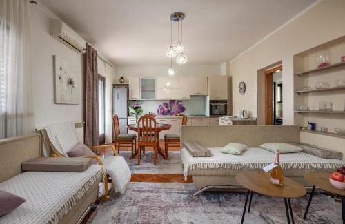 Kostrena Apartamento | Kostrena Apartment Maja Few Mt From Sea- Happy Rentals