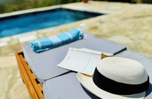 Andros Apartamento | Kotseli Villa: Appartement Deluxe Avec Vue Mer, Coucher de Soleil et Piscine
