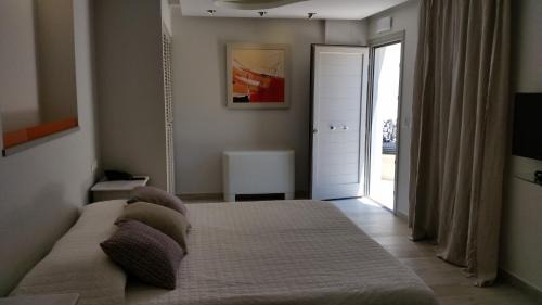 Stelida Hotel | Kouros Art Hotel - Designed for Adults