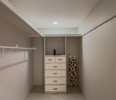 Vieux Fort Quarter Apartamento | Kozmik Sensetionz Suite - 12min from UVF Airport