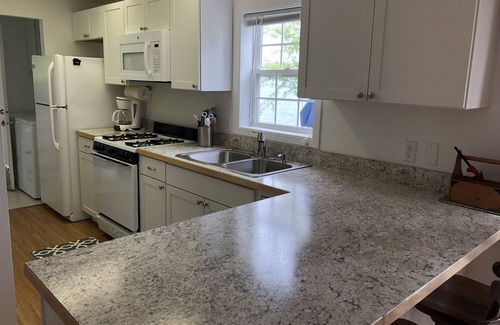 Maple City Cabaña | "Kozy Nook" en el Sunset Side de Big Glen Lake