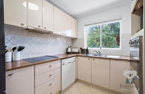 Bellevue Hill Apartamento | KozyGuru Bellevue Hill Lovely 2 Bed Apt Free Parking NBH214
