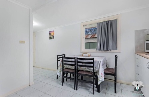 Fairfield East Casa | KozyGuru | Fairfield East | Unique 2Bed House