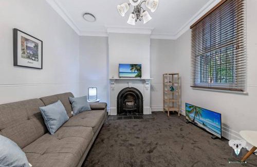 Glebe Casa | KozyGuru | Glebe | Cozy 2 Bedroom Stunning Terrace House