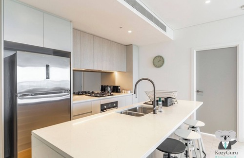 Rhodes Apartamento | KozyGuru | Rhodes | Stylish Waterfront Living