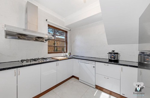 Thornleigh Casa | KozyGuru | Thornleigh | Charming Two-Bed Townhouse