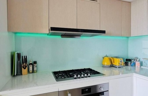 Wentworth Point Apartamento | KozyGuru | Wentworth Point | 1 Bed Waterview Apt