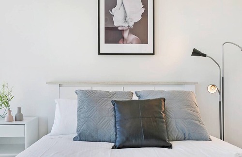 Waterloo Apartamento | KOZYGURU | Zetland | High Level Amazing View | Kozy 2Bed APT + FREE PARKING