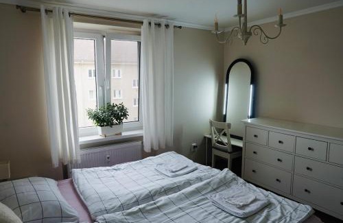 Prievidza Apartamento | Krásny, plne vybavený byt s bezplatným parkovaním