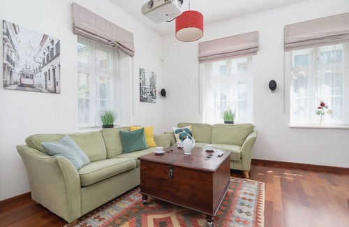 Stare Podgorze Apartamento | Krakow Two-storey Apartment by Renters