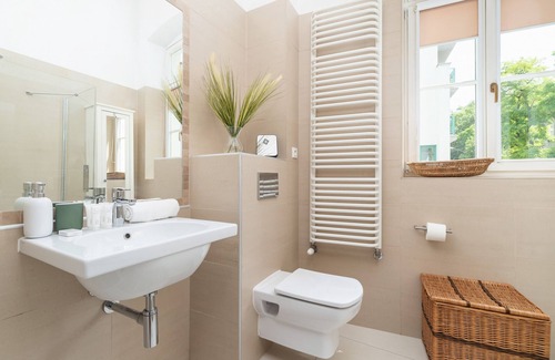 Stare Podgorze Apartamento | Krakow Two-storey Apartment by Renters
