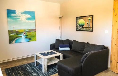 Schwabstedt Apartamento | Kreatives Wohnen unter Reet ruhig und doch zentral