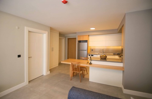 Karabaglar Hotel | Krem Marin Suits Otel