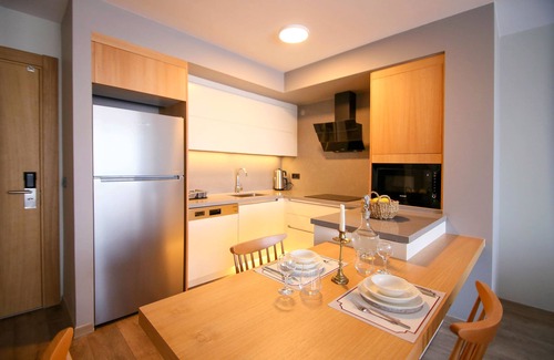 Karabaglar Hotel | Krem Marin Suits Otel