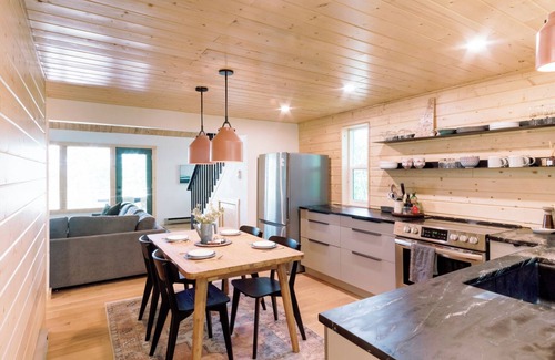 Kremmling Cabina | Kremmling Cabin: Firepit, Pets, Sleeps 8, Trails!
