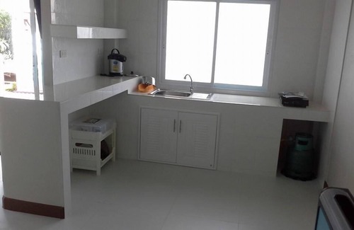 Bang Po Hotel | Krisada Beach Resort