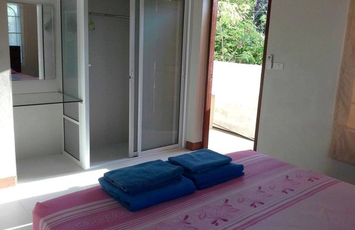 Bang Po Hotel | Krisada Beach Resort