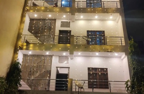 Varanasi Villa | Krishna Villa - 1 Bedr / 1 Bathr