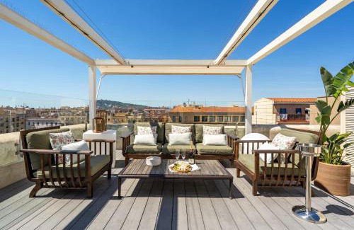 Barceloneta Apartamento | Kronos on the Beach Attic Suite