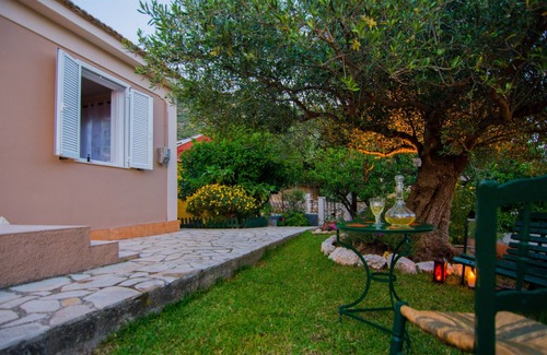 Faraklata Cabaña | "Kroussos Cottage" se encuentra en el tranquilo pueblo de Faraklata en Kefalonia.