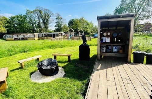 Attleborough Alquiler De RV | KRUG Luxury Heated Yurt with Private Hot Tub