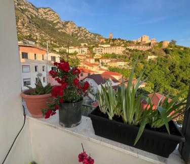 Kruje Apartamento | Kruja sunset near the Castle