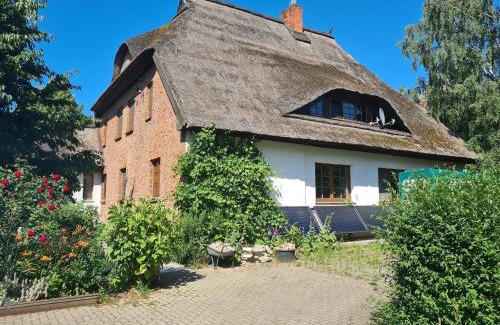 Hof Redentin Apartamento | Krusenhagen Apartment with Garden, cleaning included
