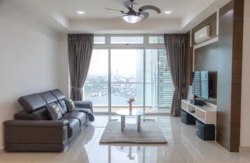 Taman Century Apartamento | KSL JB City suite NETFLIX WIFI Youtube