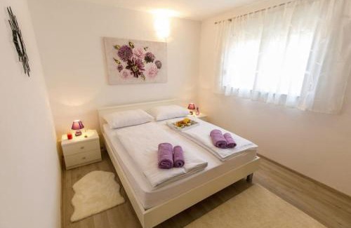 Cove Parja Casa | Kuća za odmor ARIJA sa velikim vanjskim bazenom