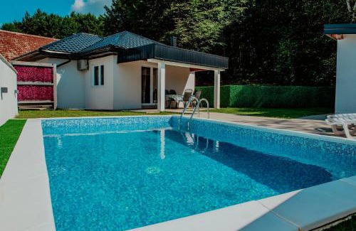 Bihac Villa | Kuća za odmor Vučjak