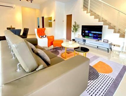Kuala Selangor Casa | Kuala Selangor Modern Homestay with Pool 20pax
