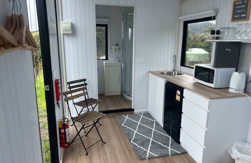 Kuaotunu Casa | Kuaotunu Cabin 2 by Tiny Away