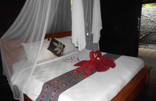 Selat Casa | Kubu Alas Tunggal Villa