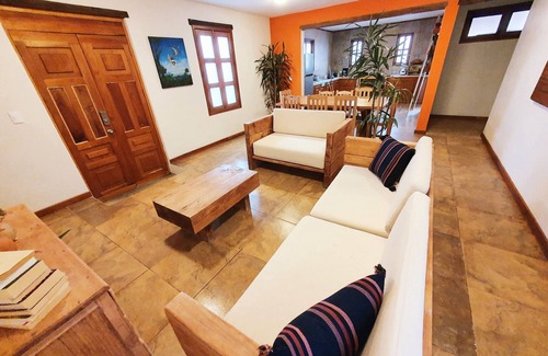 Barrio de Guadalupe Casa | KUKUL'IK | Acogedora y moderna casa con garaje