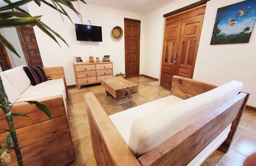 Barrio de Guadalupe Casa | KUKUL'IK | Acogedora y moderna casa con garaje