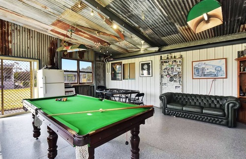 Broke Casa | Kulang Lodge in charming Broke with Large Swim Spa and games room suits up to 8 guests