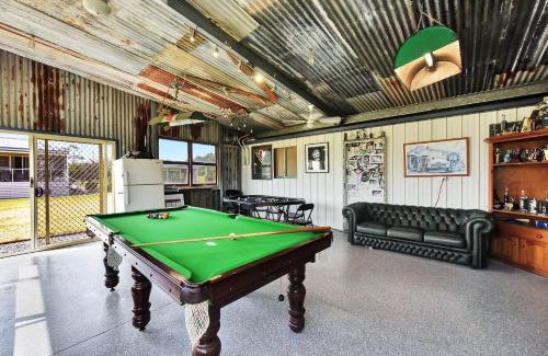 Broke Casa | Kulang Lodge in charming Broke with Large Swim Spa and games room suits up to 8 guests