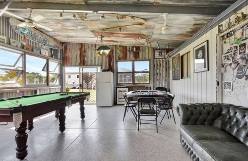 Broke Casa | Kulang Retreat in charming Broke with Large Swim Spa and games room suits up to 14 guests