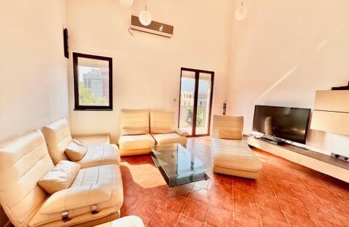 Kumbor Apartamento | Kumbor sunny port with shared pool