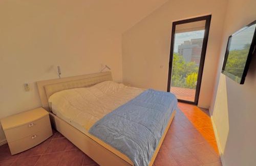 Kumbor Apartamento | Kumbor sunny port with shared pool