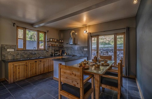 Bullawala Cabaña | Kuriyana Stay 2BR A Secluded Heaven by Homeyhuts